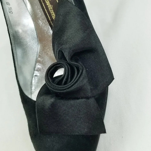 Bally Dagmar size 5.5B Women's Black Suede Satin Bow Accent Slip On Kitten Heels - Picture 4 of 12